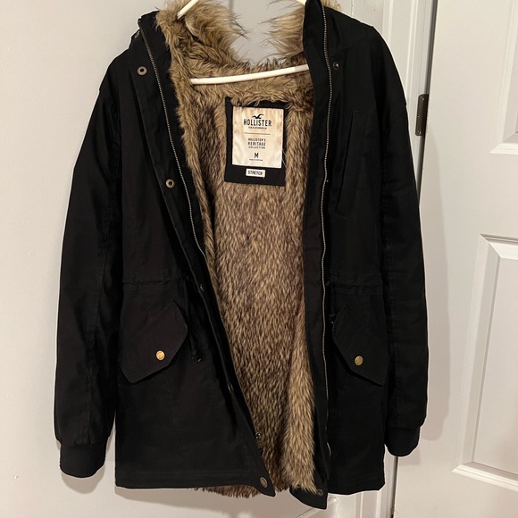 Hollister black parka. Size medium. Great for winter! - Picture 2 of 3